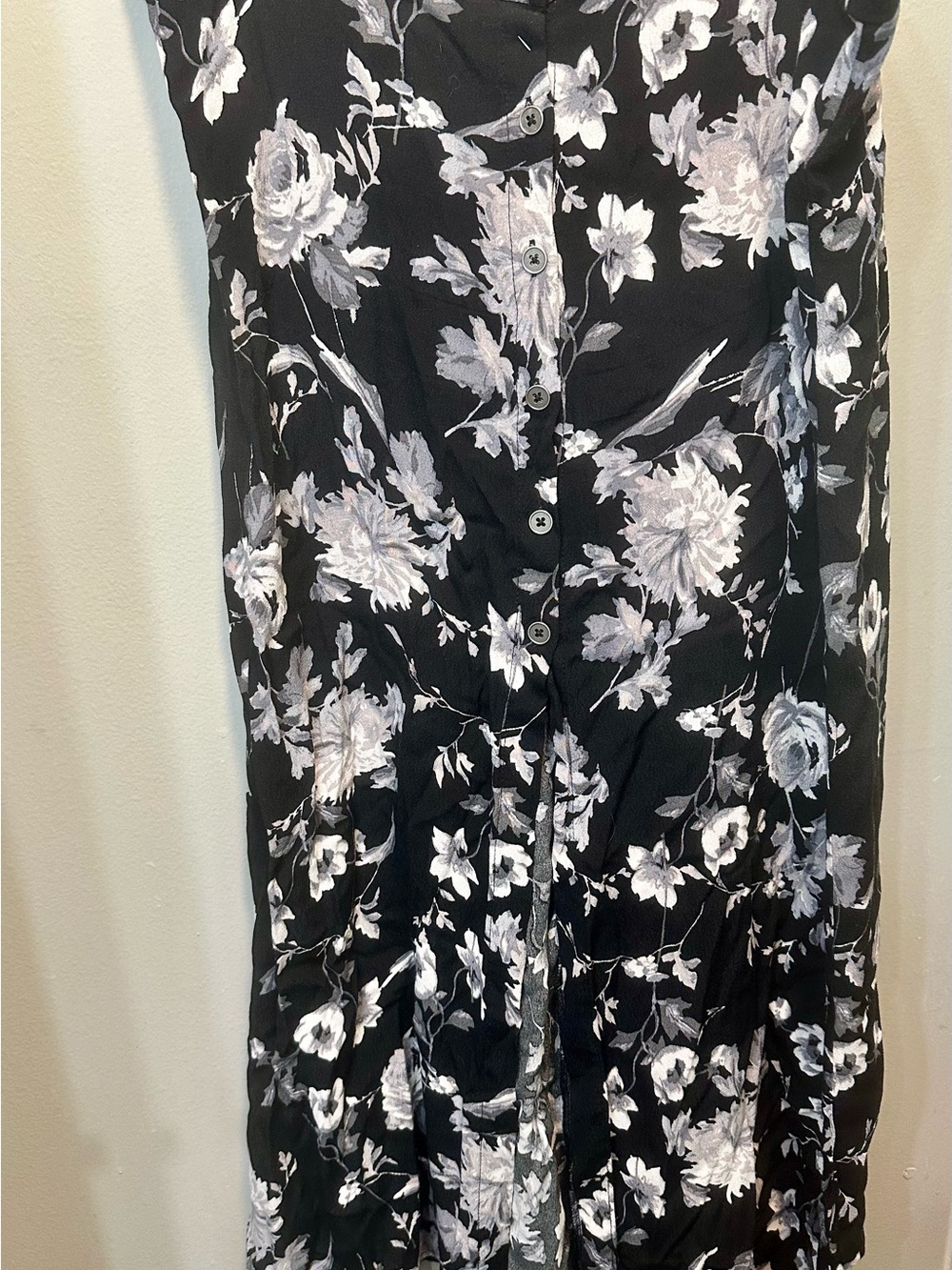 wild fable Black Floral Button-Front Dress with Gray White Blooms